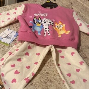 NWT BLUEY- 2 piece sweatsuit bluey and friends pink & cream with 💓